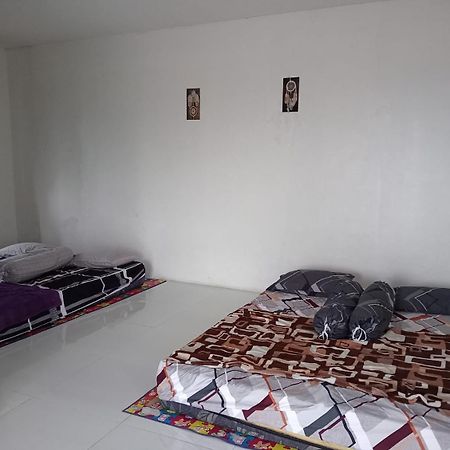 Villa Putih سيساروا المظهر الخارجي الصورة
