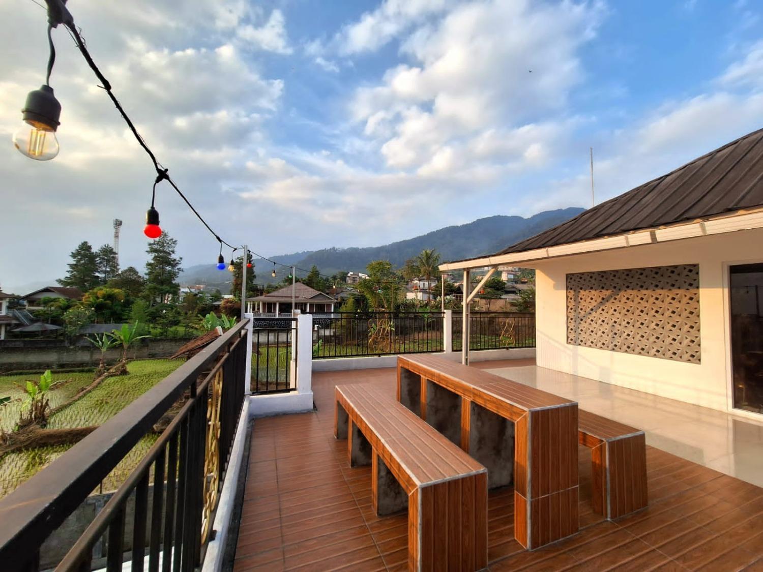 Villa Putih سيساروا المظهر الخارجي الصورة